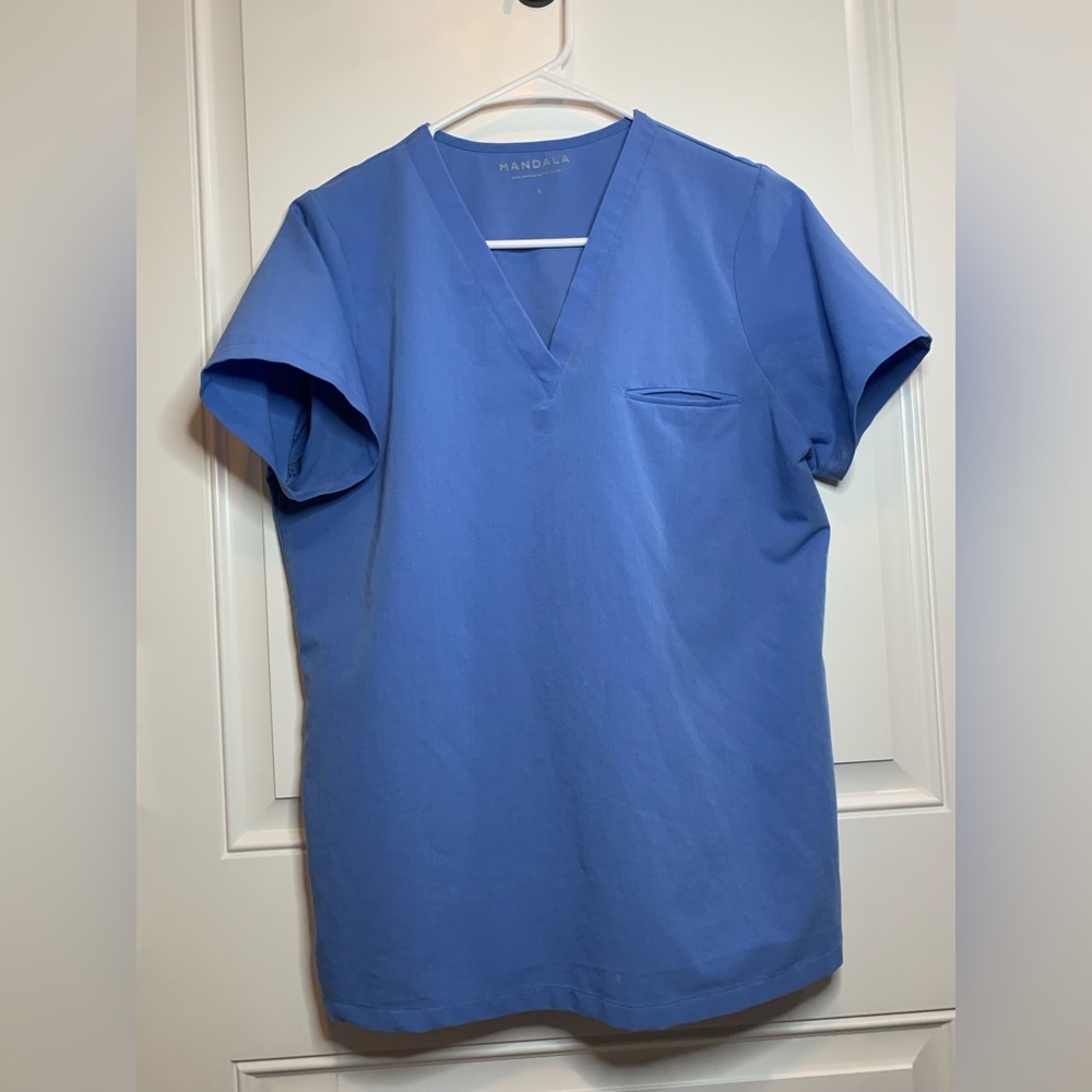 Mandala Size small Scrub Top